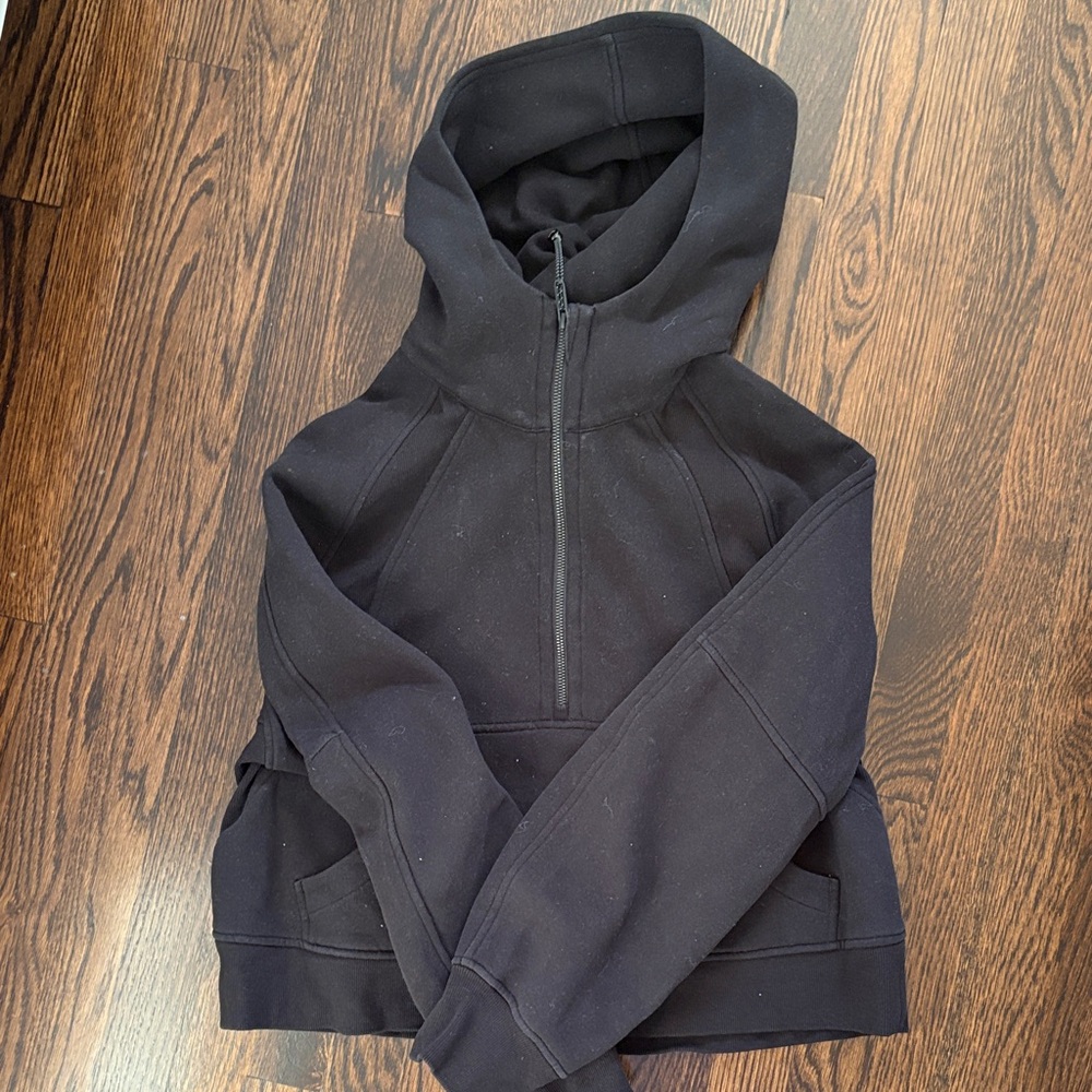 Lululemon black scuba